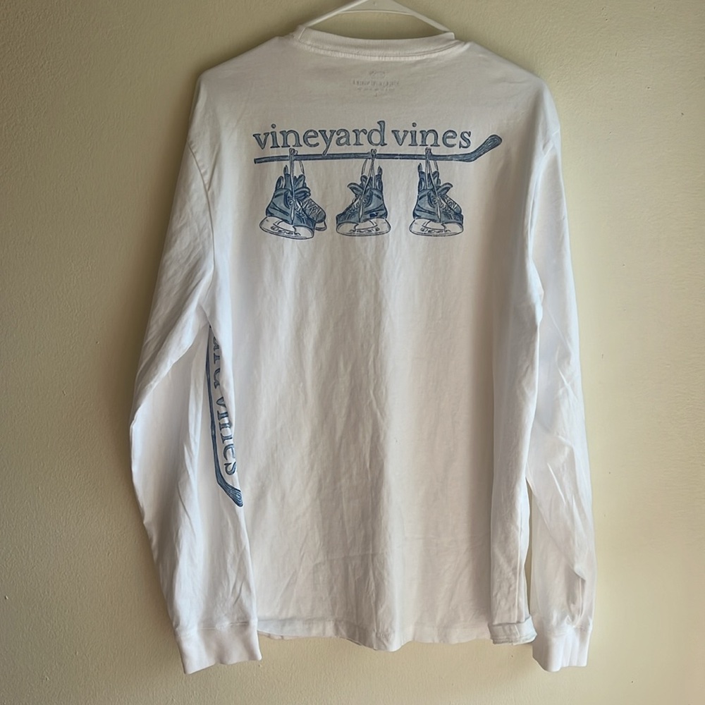 Men’s Vineyard Vines Long-Sleeve Winter Skates Tee - Large - White - Picture 2 of 2